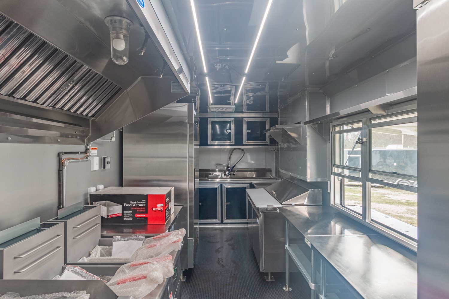 Trade Show Special! 8.5×20 Loaded Food Trailer thumbnail 11