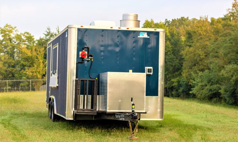 8.5×20 Enclosed Porch BBQ Trailer(8.5×20PIB530) thumbnail 3