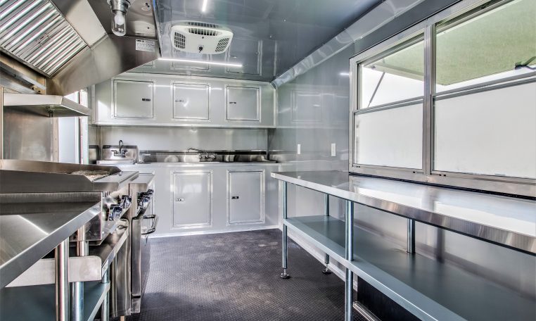 8.5×20 Enclosed Porch BBQ Trailer(8.5×20PIB530) thumbnail 10