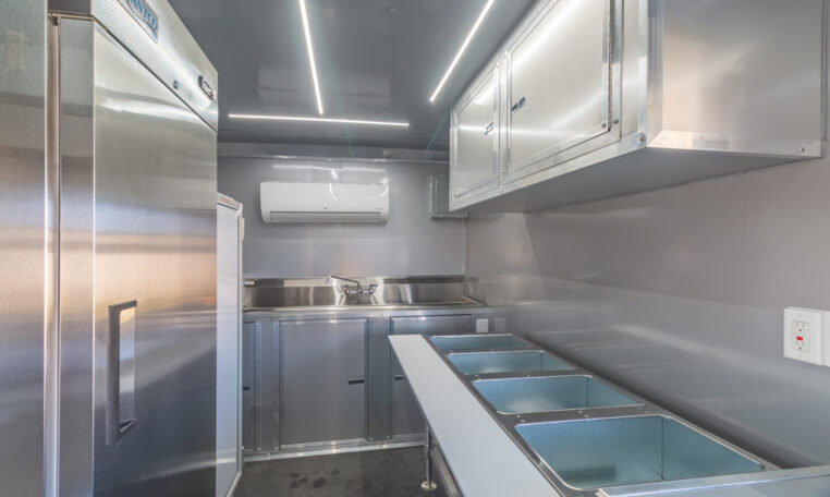 8.5×20 Equipped Food Trailer(8.5×20HIB158) thumbnail 2