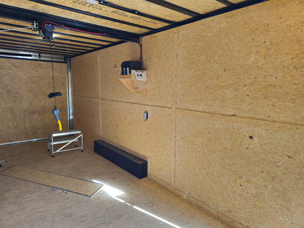 Model: 8.5' x 24' White Stage and Marketing Trailer thumbnail 14