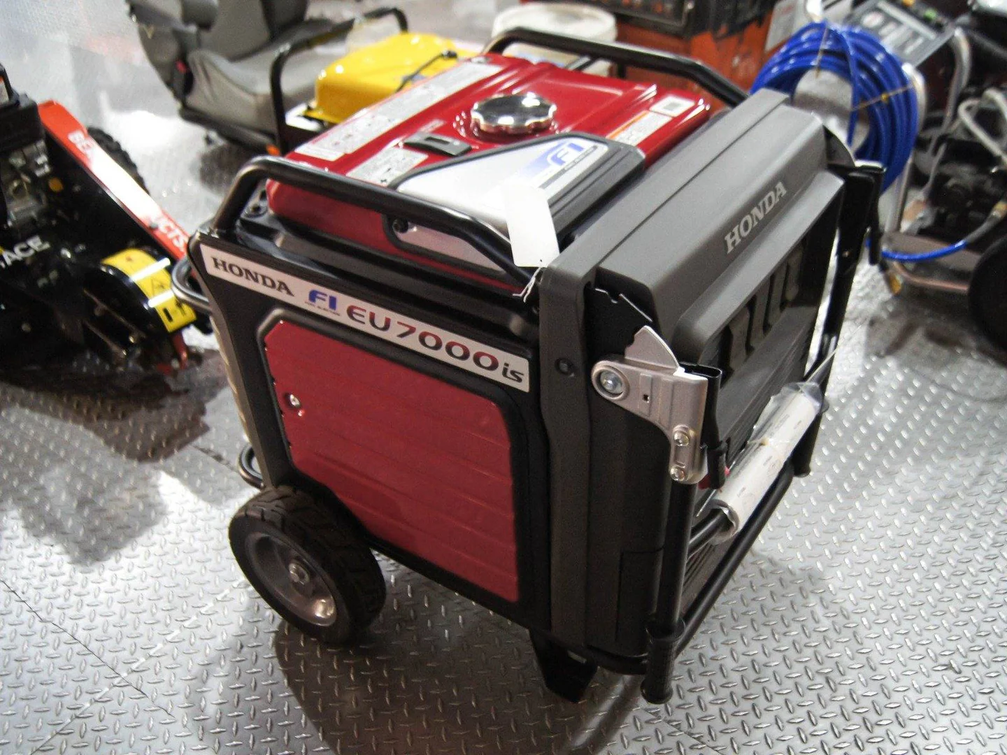 Model: Honda EU7000iS 7000 Watt Electric Fuel Injected Generator thumbnail 9