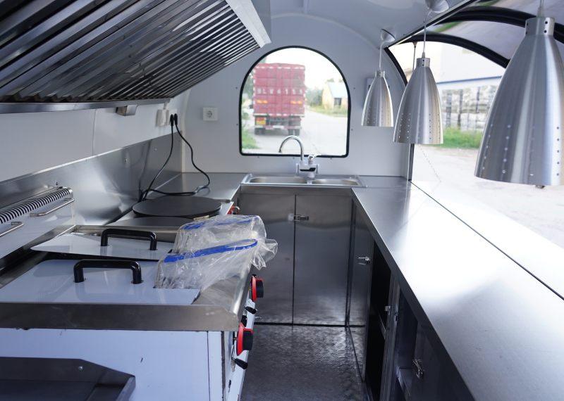 FR300D Roundtop Hot Dog Stand Trailer - Image 3